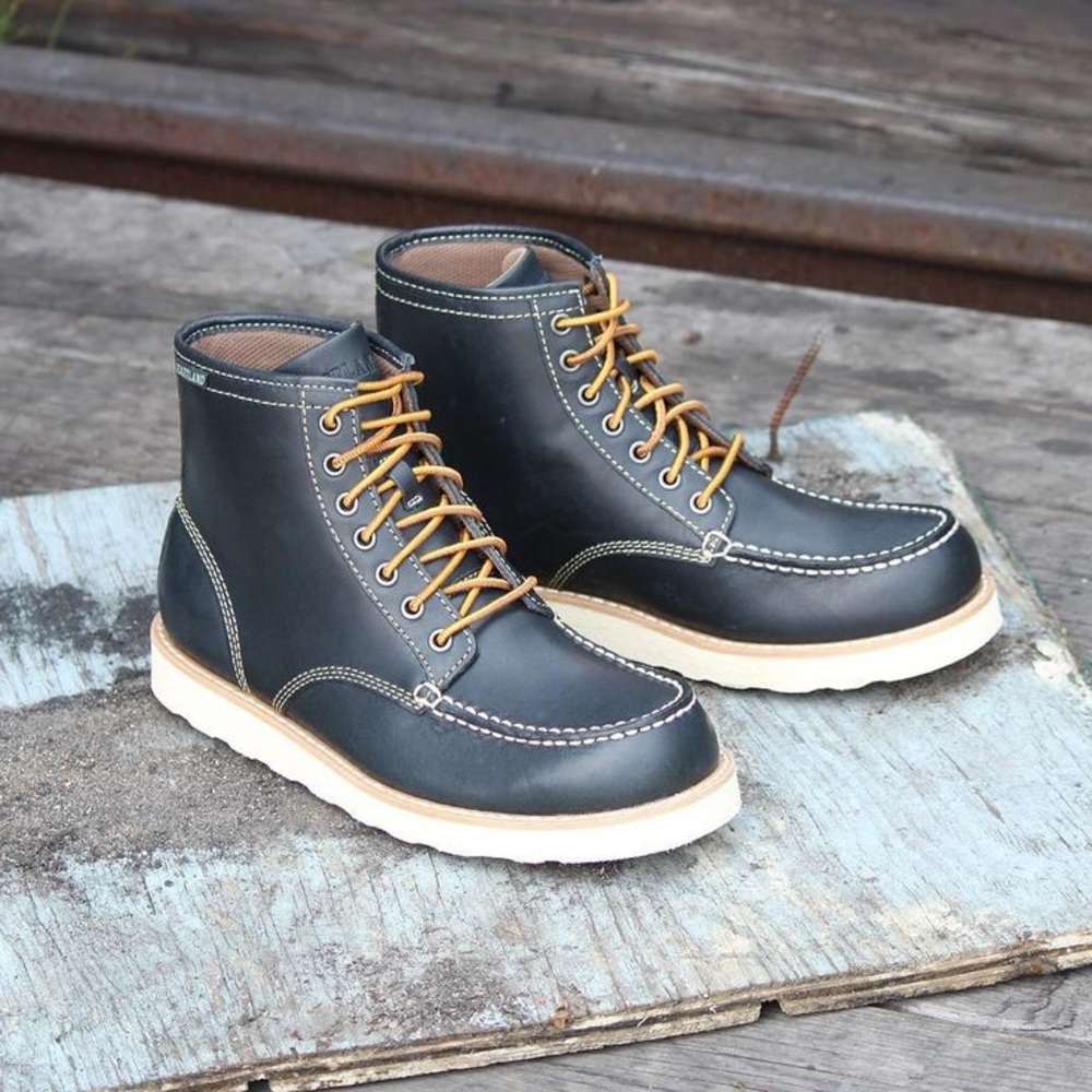 Eastland Loomis Moc toe boots Navy Men’s 11 new